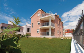 Гостиница Three-Bedroom Apartment in Tribunj  Трибунь